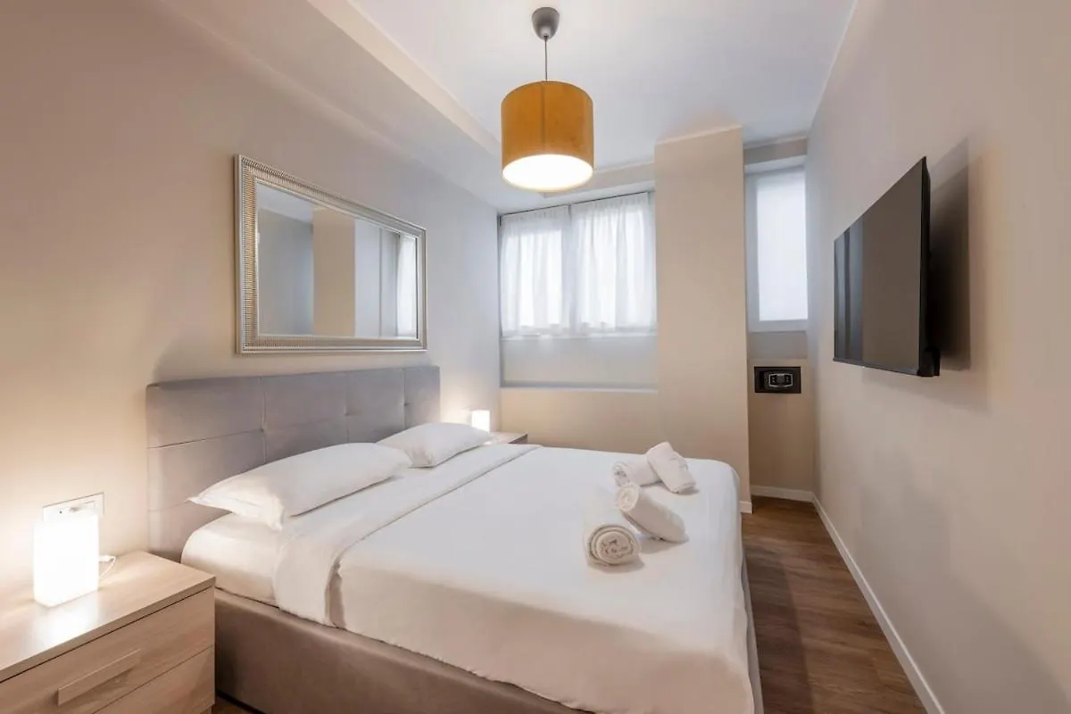 Citylife1 - Comfortable Apt With Two Bedrooms ミラノ 0*,  イタリア