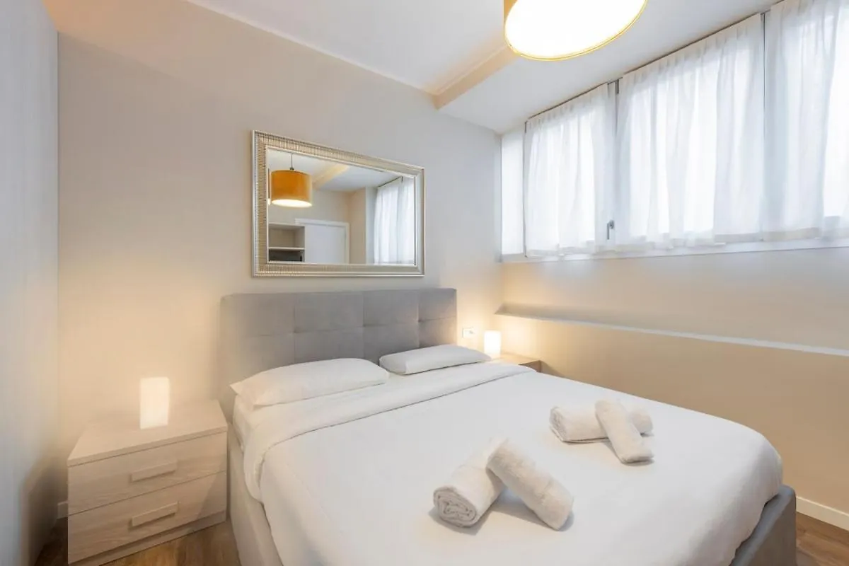 Citylife1 - Comfortable Apt With Two Bedrooms ミラノ アパート